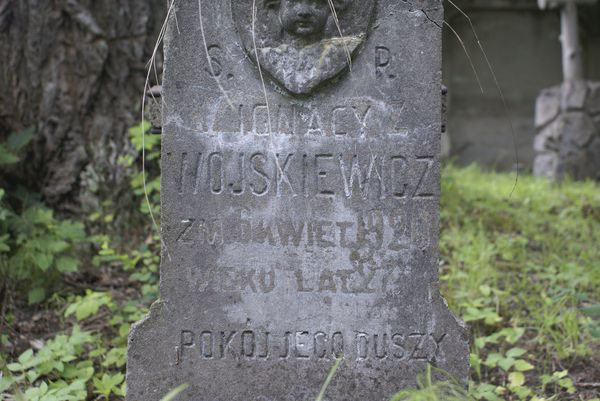 Fragment nagrobka Ignacego Wojskiewicza, cmentarz Na Rossie w Wilnie, stan z 2013 r.