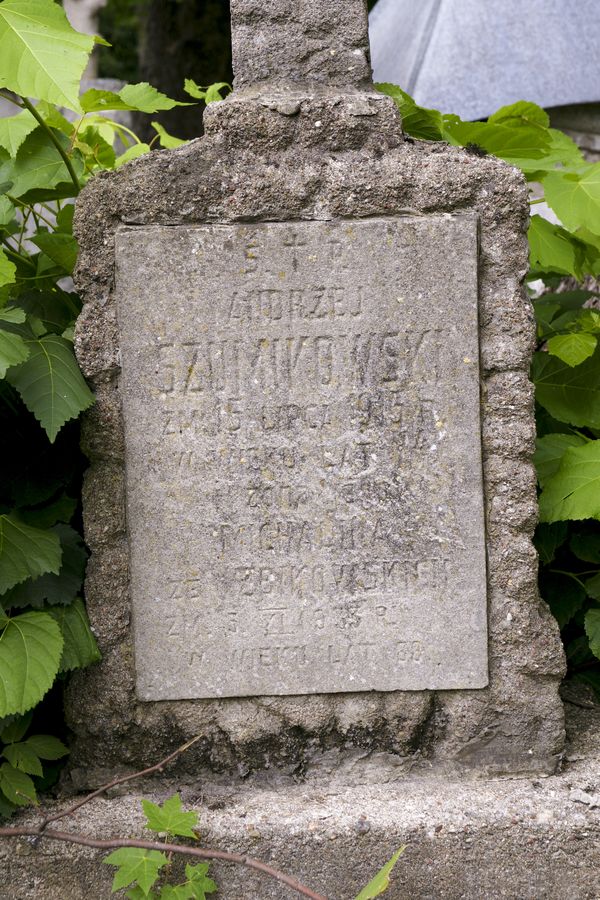 Fragment of the tombstone of Michalina and Andrzej Szumikowski, Na Rossie cemetery in Vilnius, as of 2013.