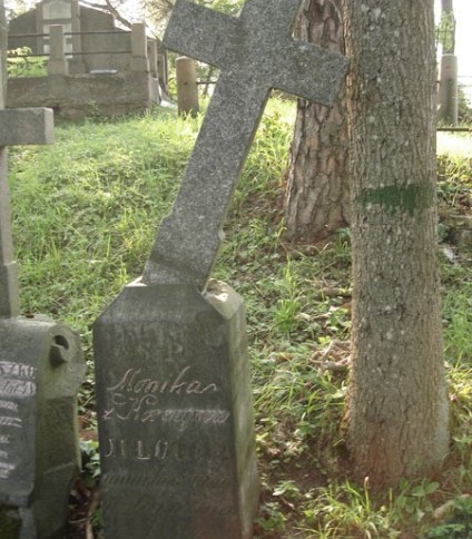 Nagrobek Moniki Jelec, Kazimierza i Wandalina Ostromęckich, cmentarz Na Rossie w Wilnie, stan z 2013