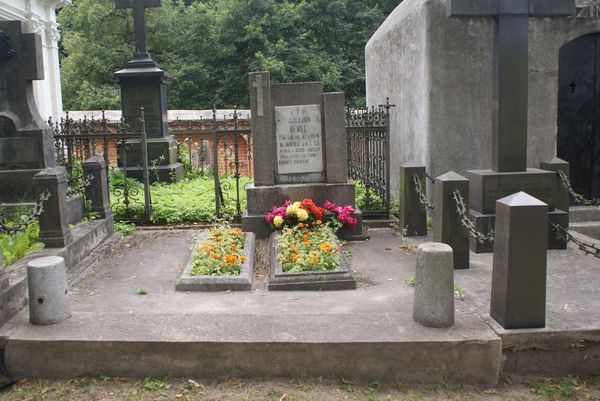 Tombstone of Emilia and Julian Rekel, Ross cemetery, state of 2013