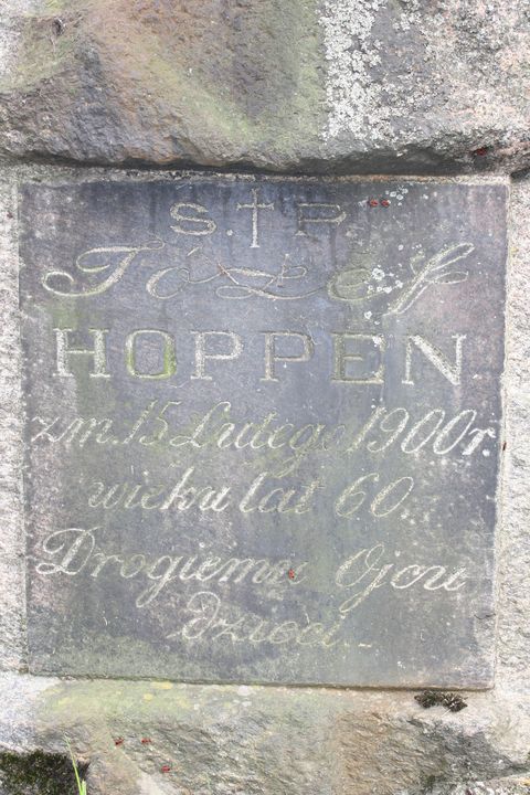 Fragment nagrobka Józefa Hoppena, cmentarz na Rossie w Wilnie, stan z 2013