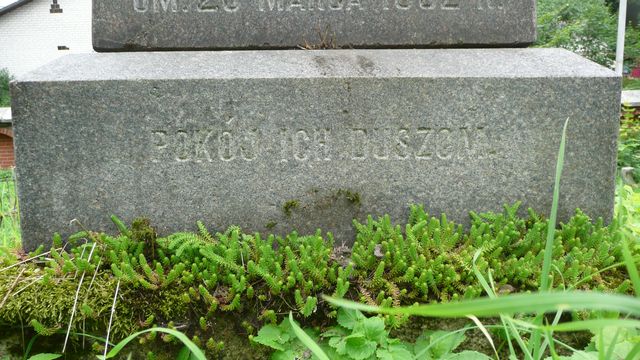 Tombstone of Jozefa and Maria Kupść, fragment with inscription, Rossa cemetery in Vilnius, state before 2013