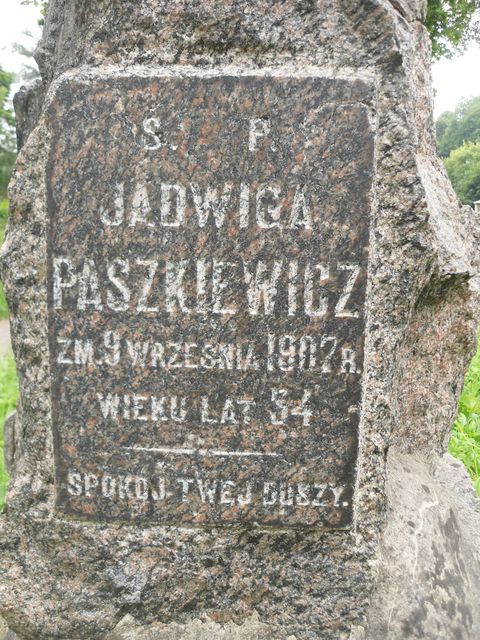 Nagrobek Jadwigi i Wacława Paszkiewicz, fragment z inskrypcją, cmentarz na Rossie w Wilnie, stan przed 2013