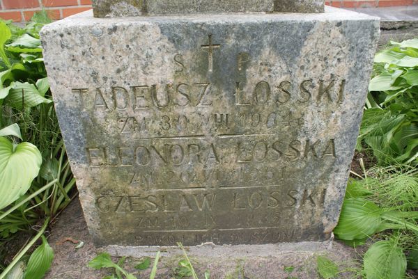 Fragment of a tombstone of the Losski family, Ross cemetery, as of 2013