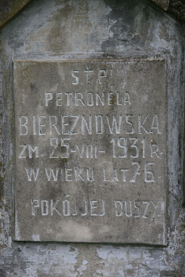 Inscription on the gravestone of Petronelly Biereznowska, Rossa cemetery in Vilnius, as of 2013