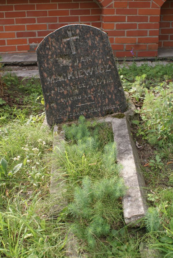 Tombstone of Jan Mackiewicz, Ross cemetery, as of 2013