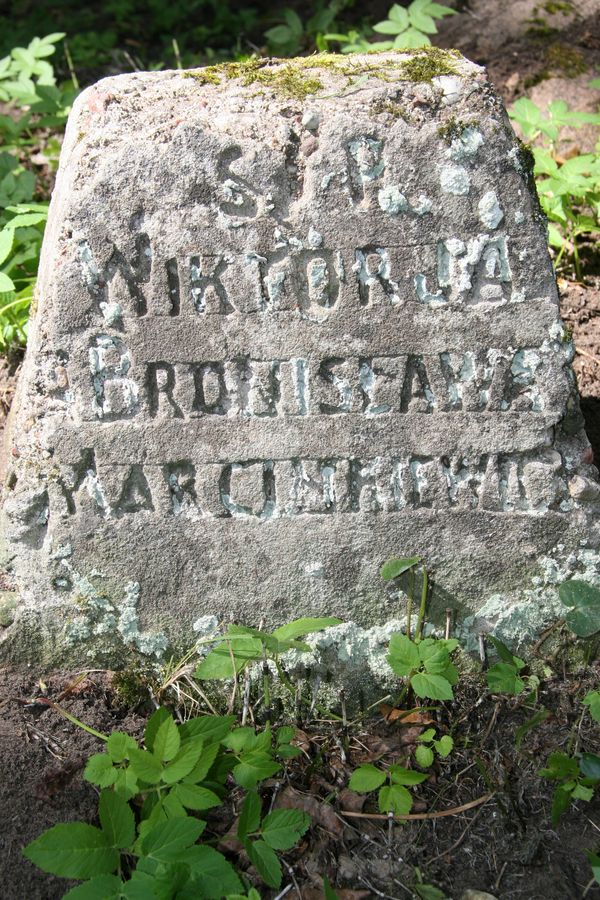 Inskrypcja na nagrobku Wiktorii Marcinkiewicz, cmentarz na Rossie w Wilnie, stan z 2013