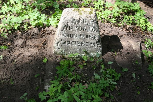 Nagrobek Wiktorii Marcinkiewicz, cmentarz na Rossie w Wilnie, stan z 2013