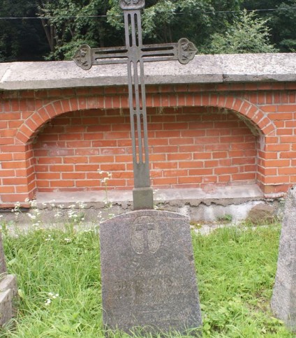 Nagrobek Napoleona Brzostowskiego, cmentarz na Rossie, stan z 2013 roku