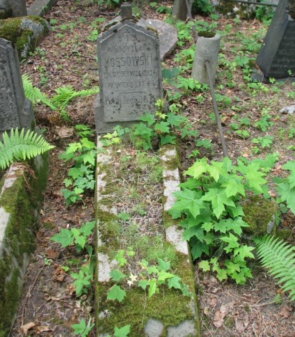Nagrobek Władysława Kossowskiego, cmentarz na Rossie w Wilnie, stan na 2013 r.