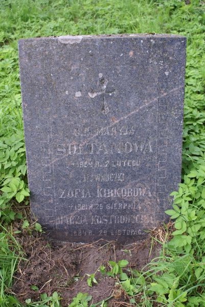 Nagrobek Zofii Kirkor, Marii Kostrowicka i Marii Sołtan, cmentarz na Rossie w Wilnie, stan z 2013 r.