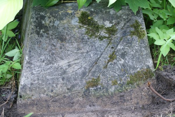 Fragment nagrobka Wacława Żukowskiego, cmentarz na Rossie w Wilnie, stan z 2013 r.