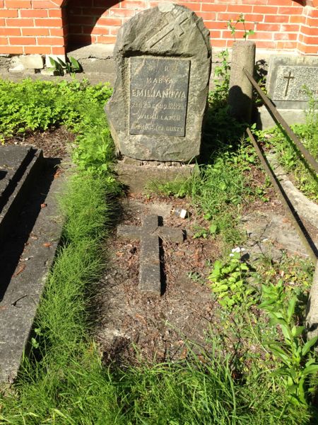 Tombstone of Maria Emiljan, Ross cemetery, state of 2013