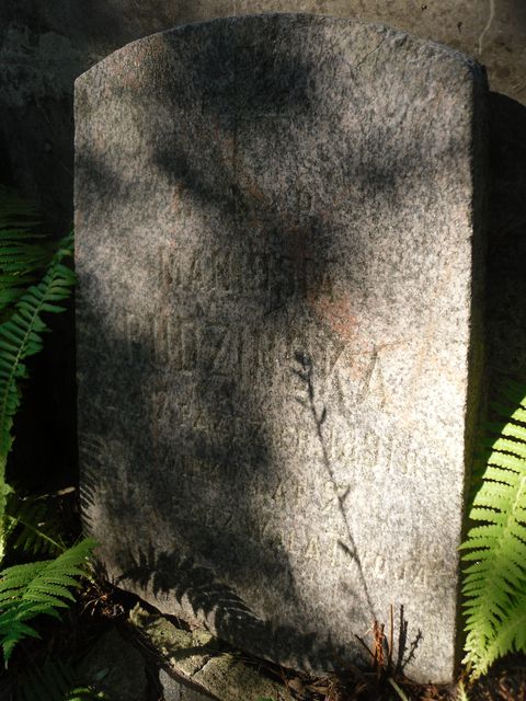 Tombstone of Maria Rudzinska, fragment with inscription, Rossa cemetery in Vilnius, state before 2013