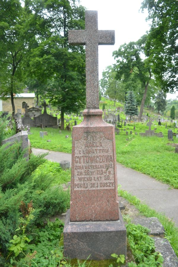 Tombstone of Adela and Kazimiera Tytuvich, Rossa cemetery in Vilnius, as of 2013