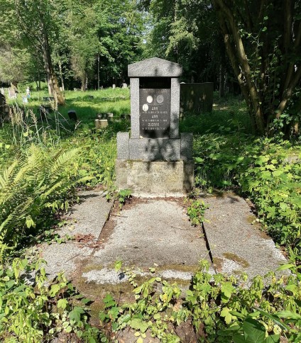 Nagrobek rodziny Turoń