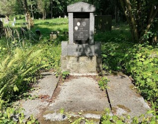 Nagrobek rodziny Turoń