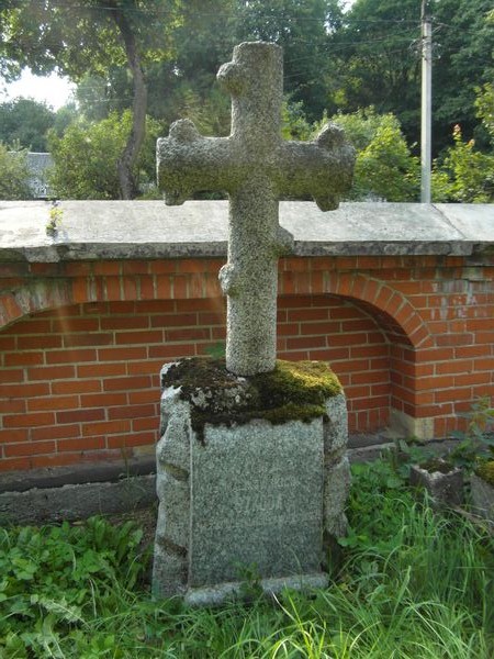 Tombstone of Felicia Szkoda, Ross cemetery, as of 2013