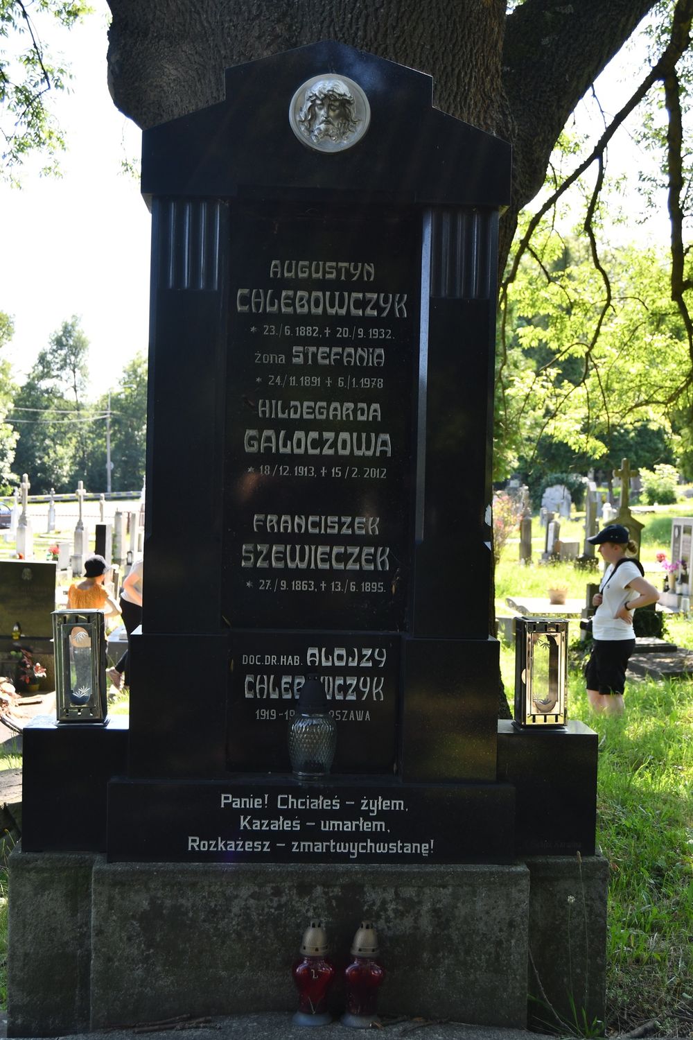 Fotografia przedstawiająca Tombstone of the Chlebowczyk family, Hildegarda Galoczová and Franciszek Szewieczek
