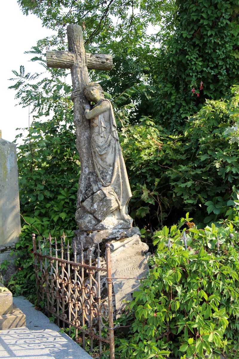 Tombstone of Katarzyna Pichurska, cemetery in Ternopil, state of 2016