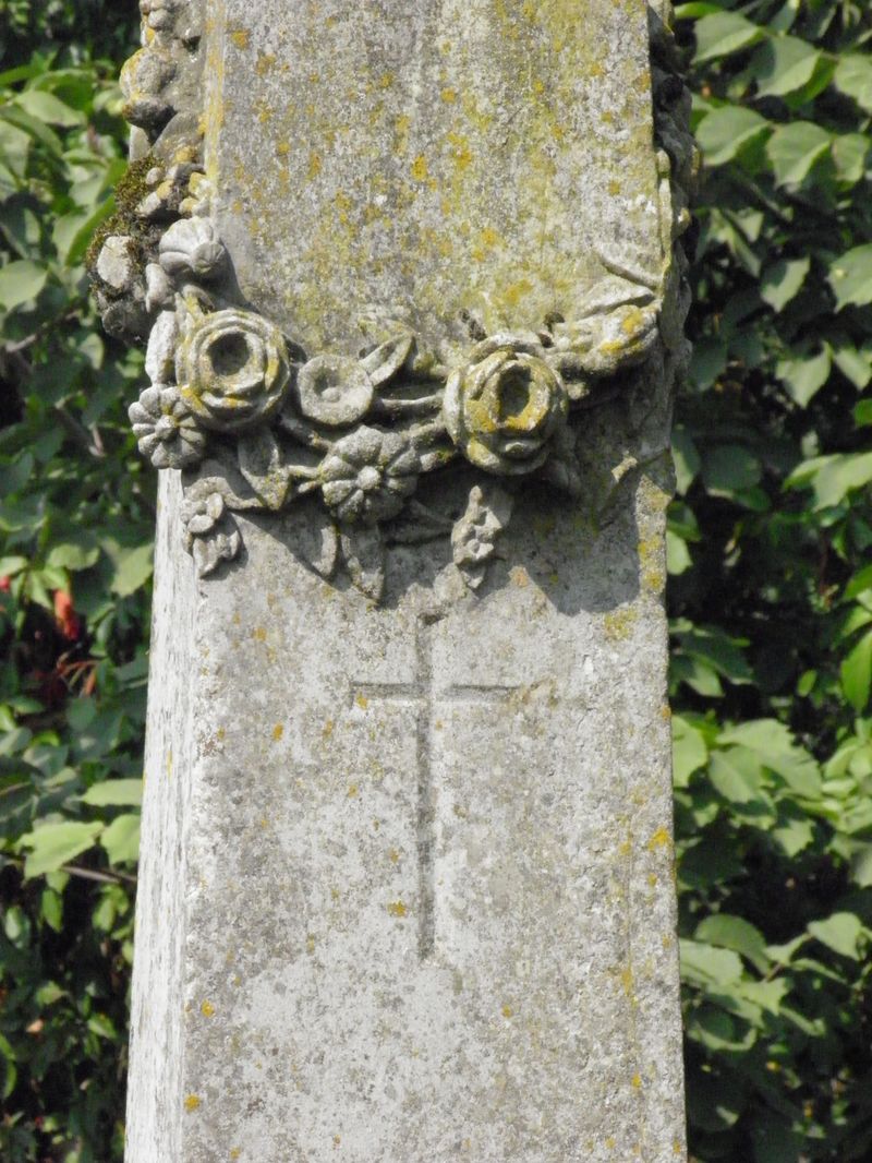 Fragment of the tombstone of Edward Hofmokl and Wladyslaw Satke, Ternopil cemetery, as of 2016.