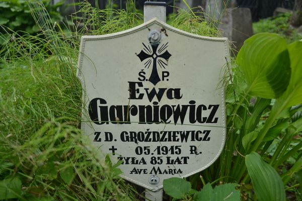 Inskrypcja na nagrobku Ewy Garniewicz, cmentarz na Rossie w Wilnie, stan z 2013