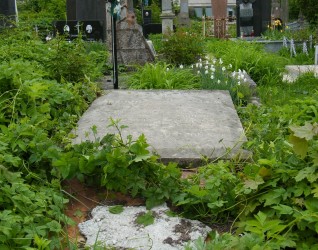 Nagrobek rodziny Gileczków i Bronisława Jabłońskiego, cmentarz w Tarnopolu, stan z 2017 r.