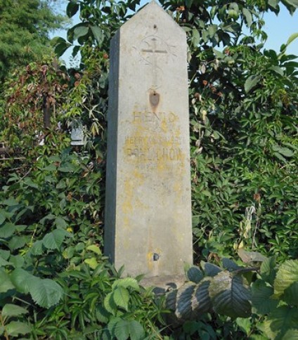 Nagrobek Henryka Pöhlicha, cmentarz w Tarnopolu, stan z 2016 roku