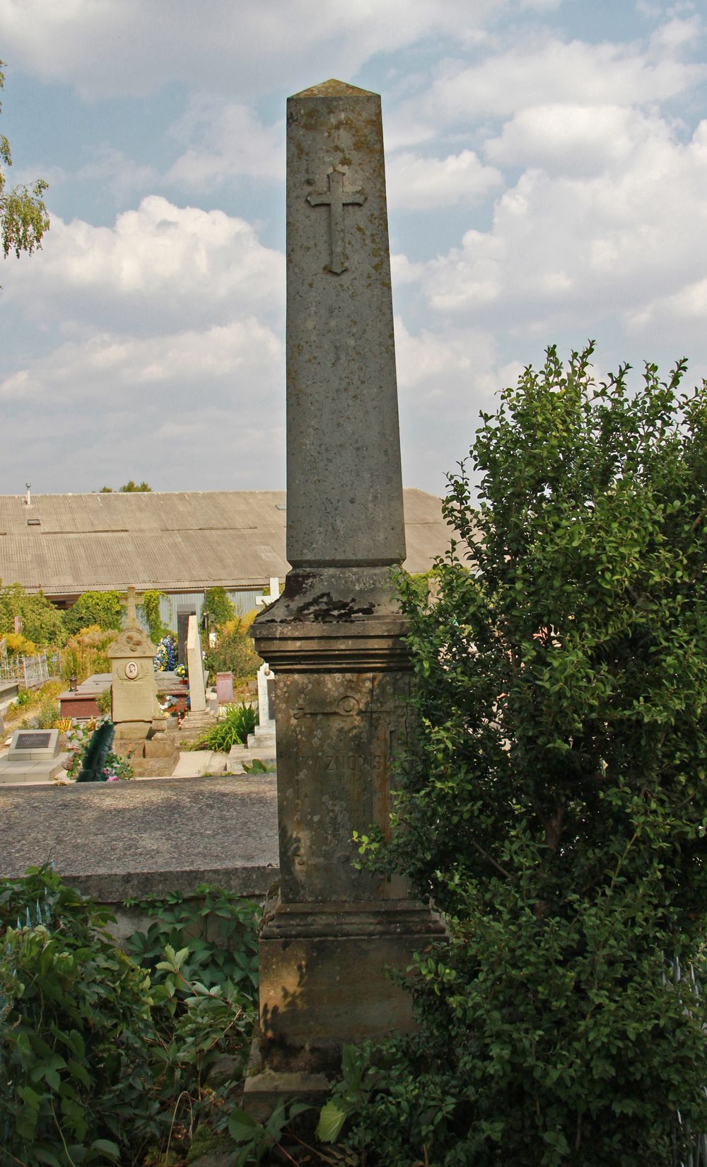 Tombstone of Wilhelm Kaznowski, Ternopil cemetery, as of 2016