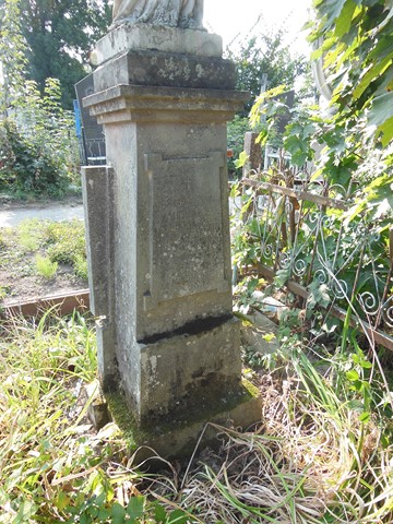 Fragment nagrobka Michała Szeliga-Sławskiego, cmentarz w Tarnopolu, stan z 2016 roku