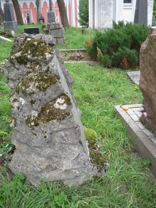 Fragment of the gravestone of Agnes Uścinowicz, Na Rossie cemetery, Vilnius, 2013