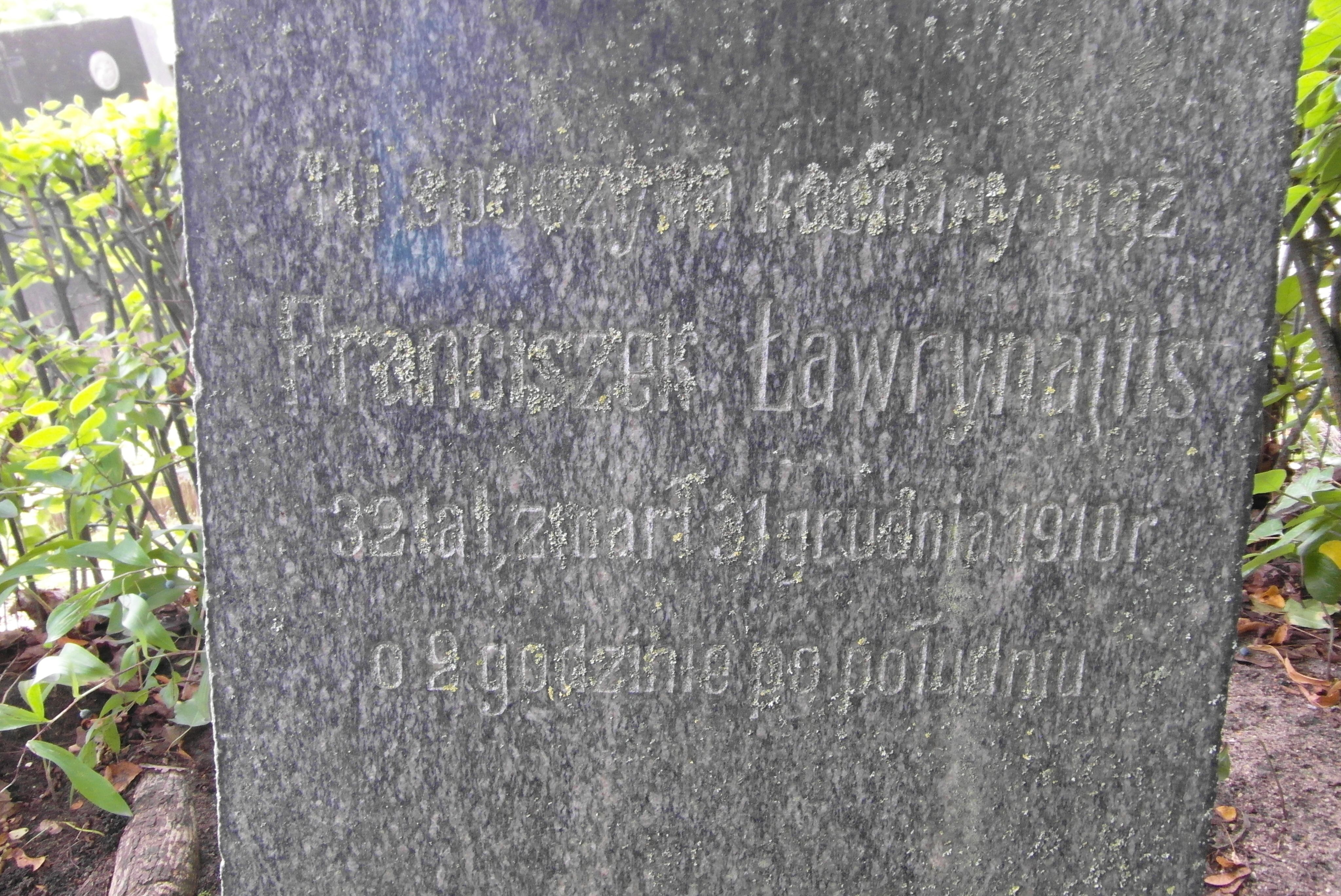 Inscription from the gravestone of Francis Lavrynaitis, St Michael's cemetery in Riga, as of 2021.