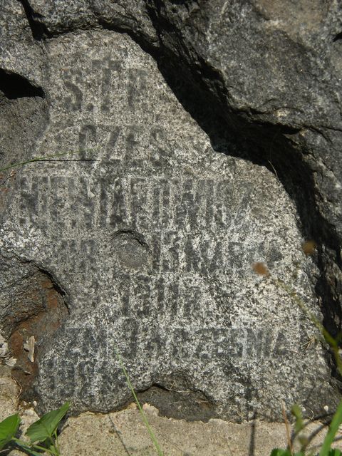 Nagrobek Czesława Niewiarowicza, fragment z inskrypcją, cmentarz na Rossie w Wilnie, stan przed 2013