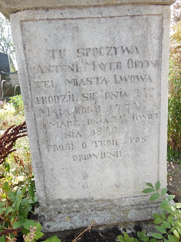 Fragment nagrobka Antoniego Mayera, cmentarz w Tarnopolu, stan z 2016 roku