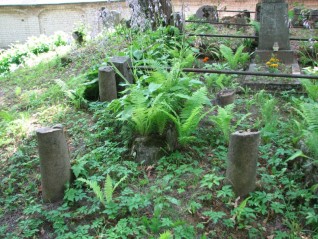 Nagrobek Jana Bukowskiego, cmentarz na Rossie w Wilnie, stan na 2013 r.