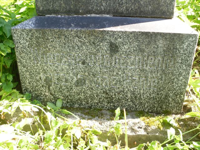 Tombstone of Elisabeth, Maria and Sophia Szczęsnowicz, fragment with inscription, Rossa cemetery in Vilnius, state before 2013