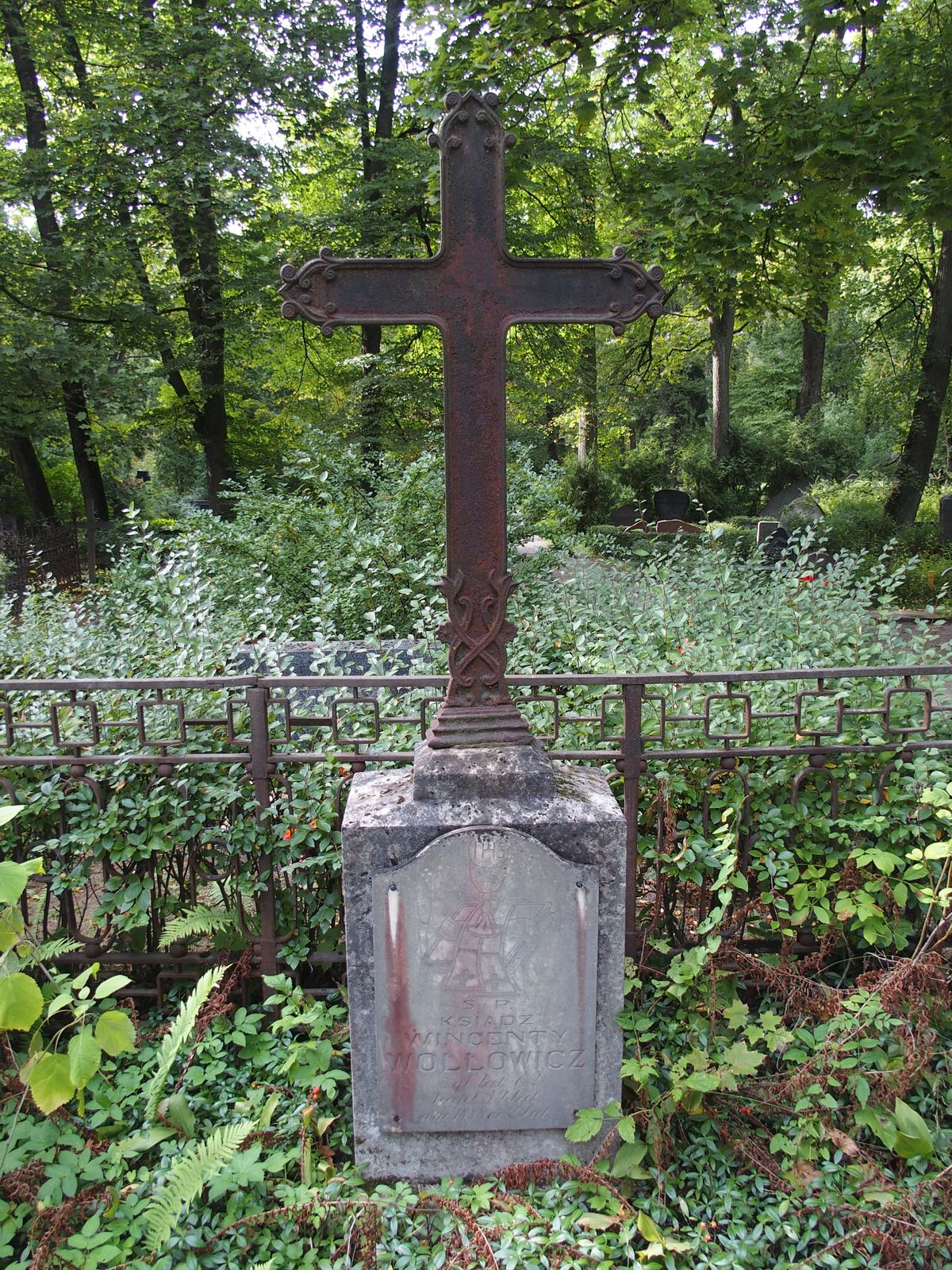 Tombstone of Vincent Vollovich, St Michael's cemetery in Riga, as of 2021.
