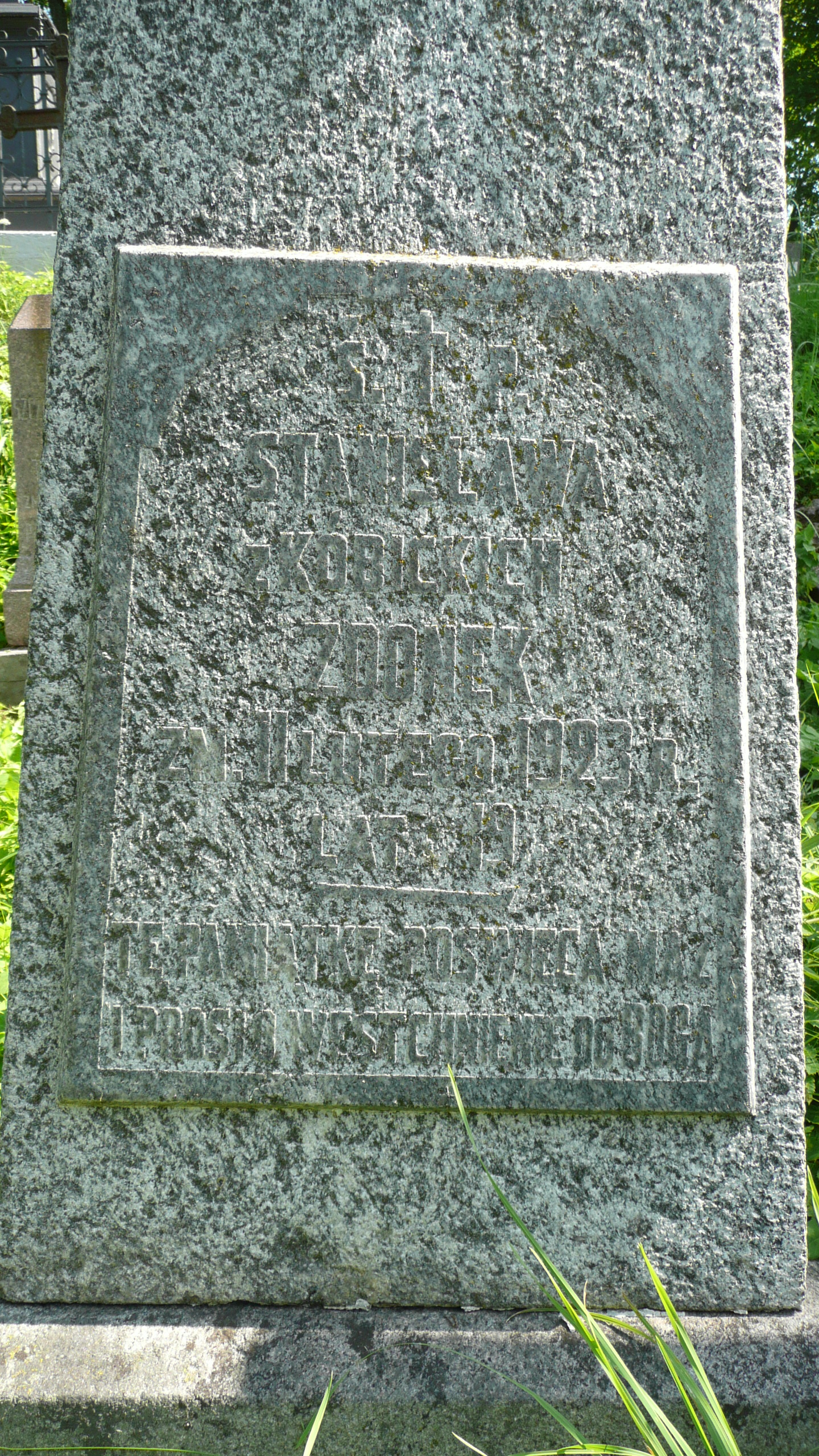 Tombstone of Stanislava Zdonek, fragment with inscription, Rossa cemetery in Vilnius, state before 2013
