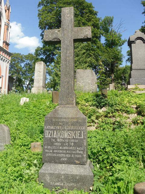 Tombstone of Alina, Anna and Katarzyna Dziakońska, Rossa cemetery in Vilnius, state before 2013
