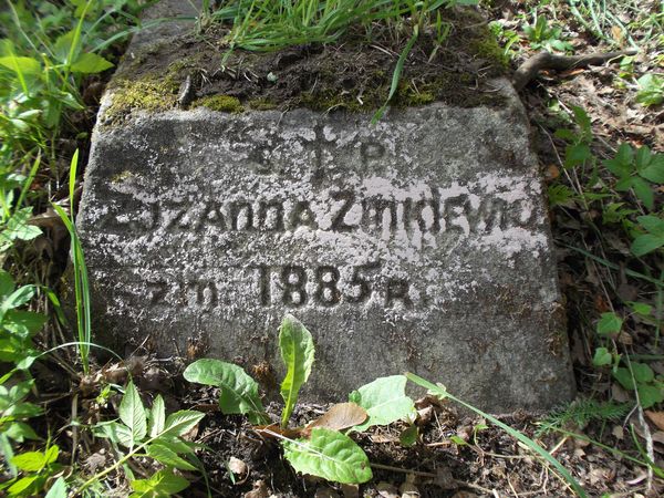 Fragment nagrobka Zuzanny Zinkiewicz z cmentarza na Rossie w Wilnie, stan z 2012 r.