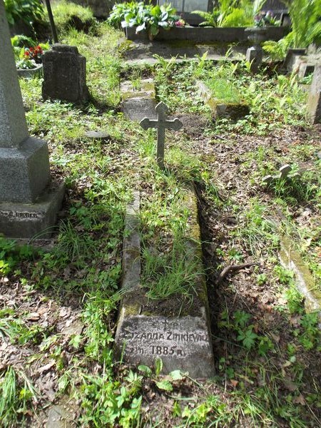 Tombstone of Zuzanna Zinkievich from the Ross Cemetery in Vilnius, as of 2012.