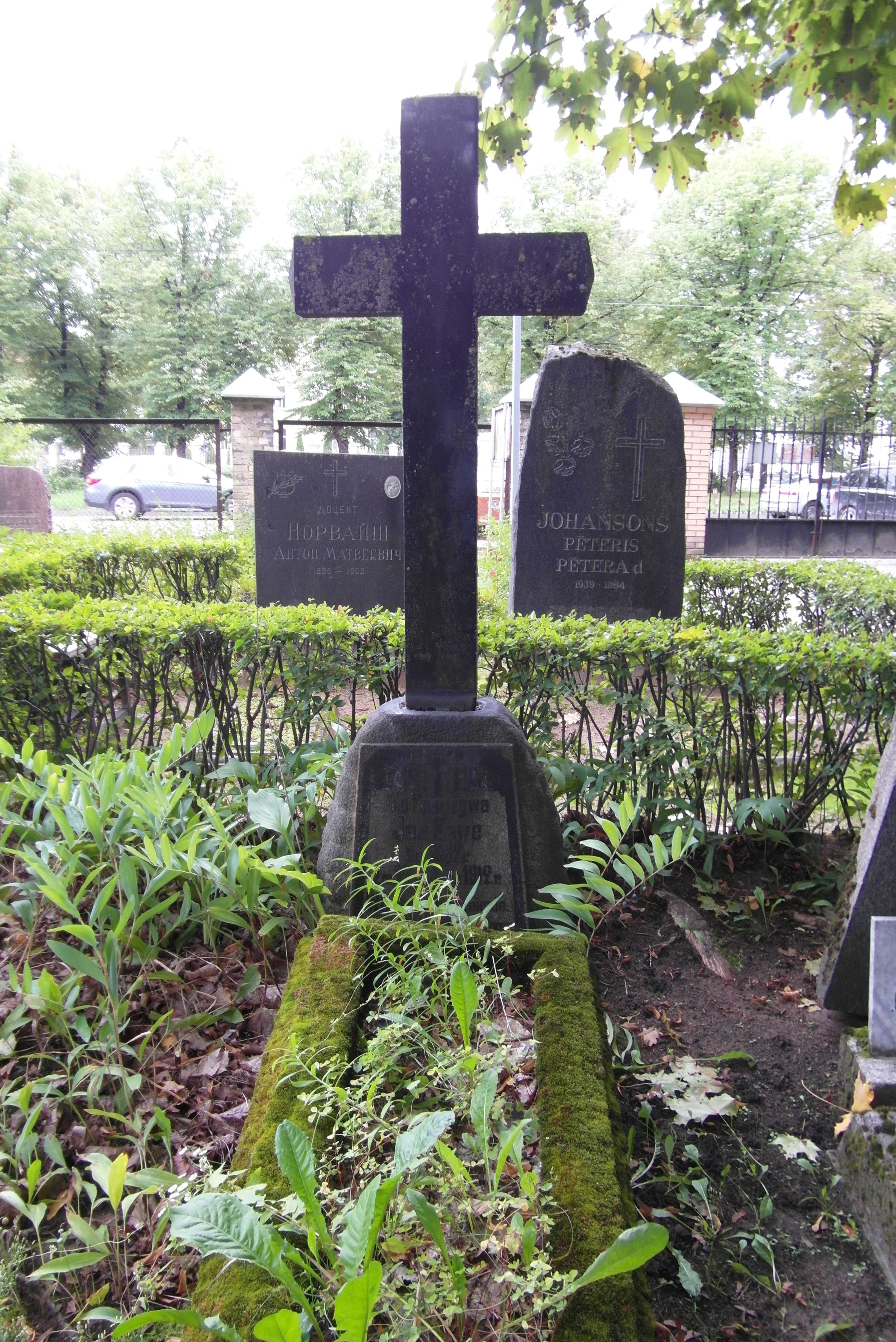Nagrobek Jana Sawe, cmentarz św. Michała w Rydze, stan z 2021 r.