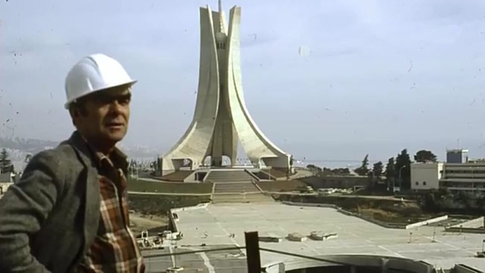 Fotografia przedstawiająca Pomnik Chwały i Męczeństwa w Algierze