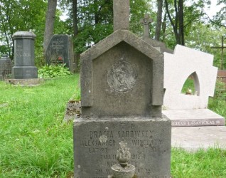 Nagrobek Aleksandra, Konstantego i Wincentego Sadowskich, cmentarz Na Rossie w Wilnie, stan z 2013