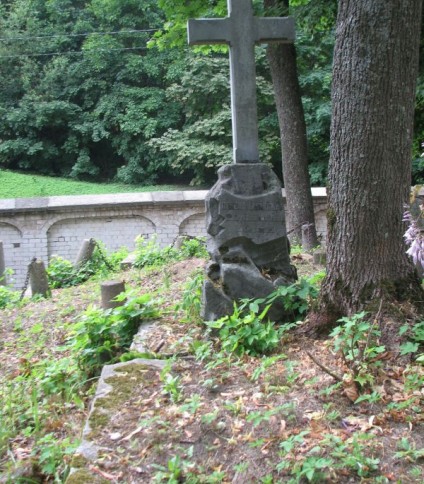 Nagrobek Heleny Iasińskiej, cmentarz na Rossie w Wilnie, stan na 2013 r.