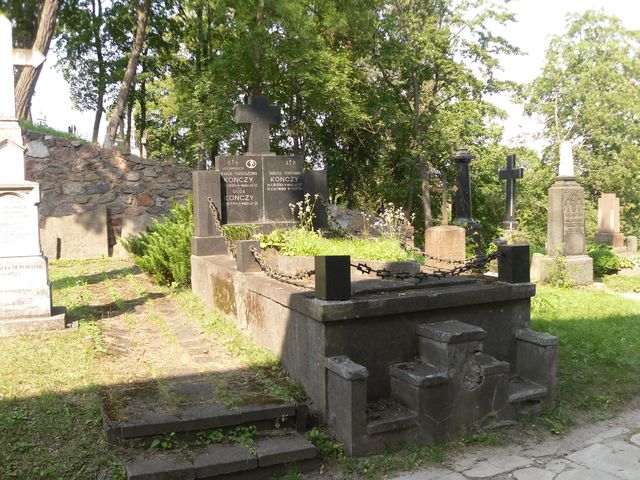 Tomb of Olga, Tadeusz Ferdinand and Wanda Kończy from the Ross Cemetery in Vilnius, as of 2013.