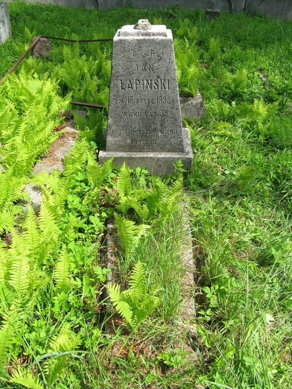 Tombstone of Jan Lapinski, Na Rossie cemetery in Vilnius, as of 2013