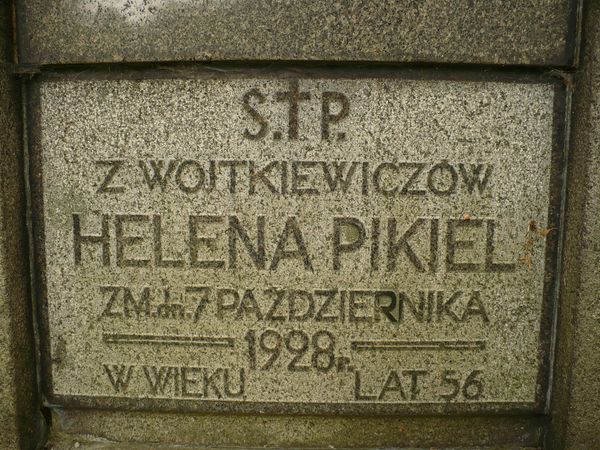 Inscription of the tomb of Helena Pikiel, Na Rossie cemetery in Vilnius, as of 2013
