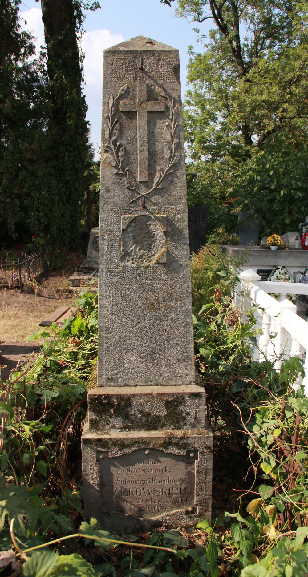 Nagrobek Adolfiny Białkowskiej, cmentarz w Tarnopolu, stan z 2016
