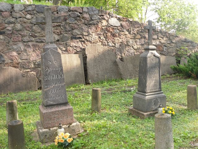 Tombstone of Marcjanna Rakicka and Ignacy Rokicki from the Ross Cemetery in Vilnius, as of 2013.